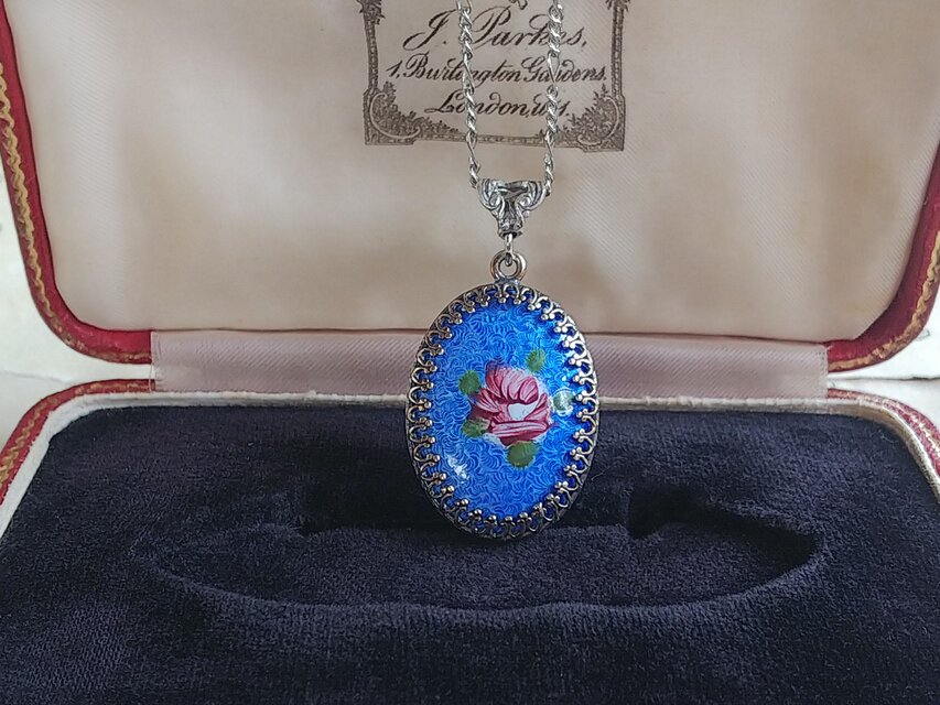 ヴィンテージ　エナメルBlue薔薇（25×18㎜）アンティークSilverネックレス