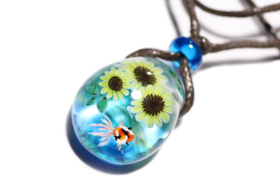向日葵と金魚のとんぼ玉ガラスペンダント