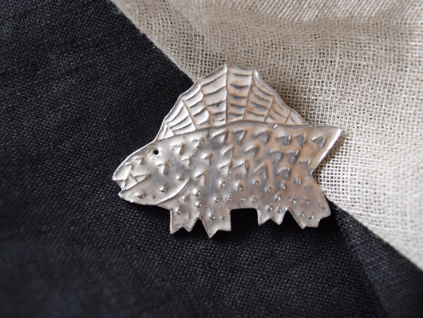 ブローチ(銀彩) 恐竜-2