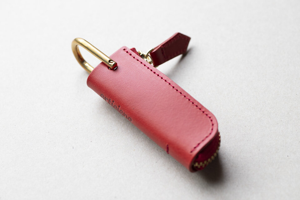 イタリアンレザーで作った1本差しキーケース　レッド　ブッテーロ　レザー　高級 apo-18bu