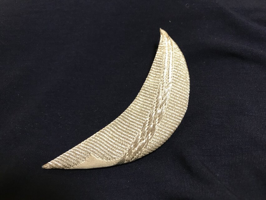 古布ブローチ  三日月　ギャラクシー・2