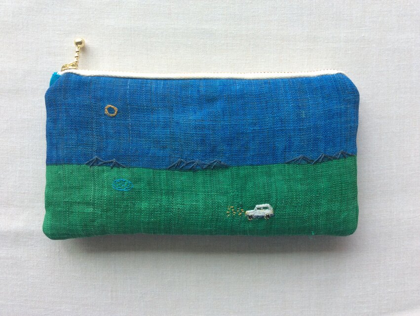 染色と刺しゅう やわらかポーチ「night drive」