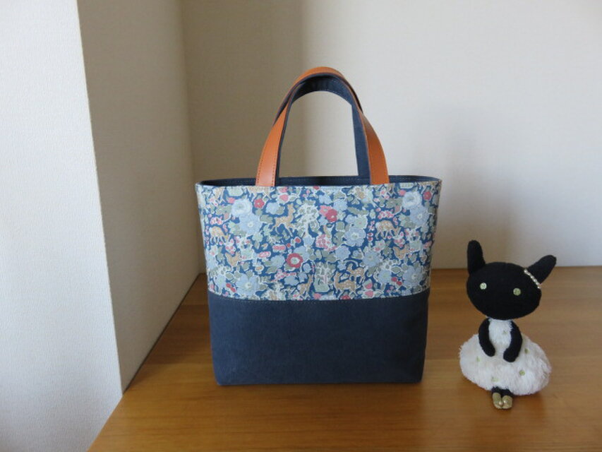 リバティ ウッドランドベッツイとウオッシャブル帆布のトートバッグ
