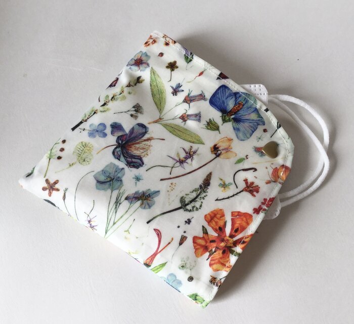 リバティ　ラミネート　フローラルイブ　サマーポジーマスクケース　