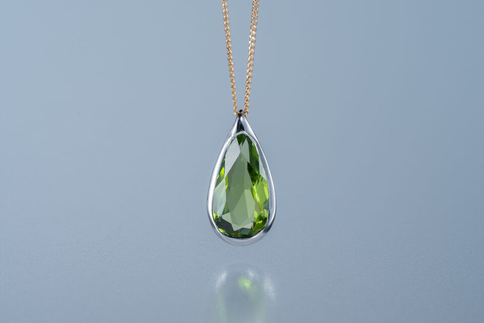 ペリドットネックレス