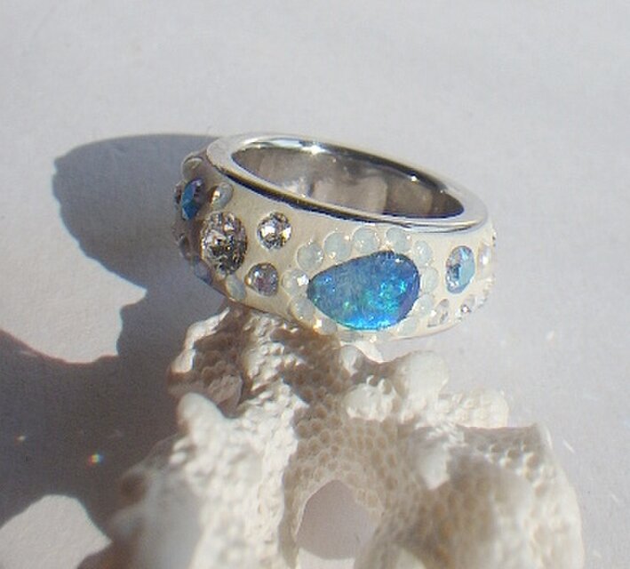 Gland Blue Opal Ring オパールとスワロフスキーのクレイリング