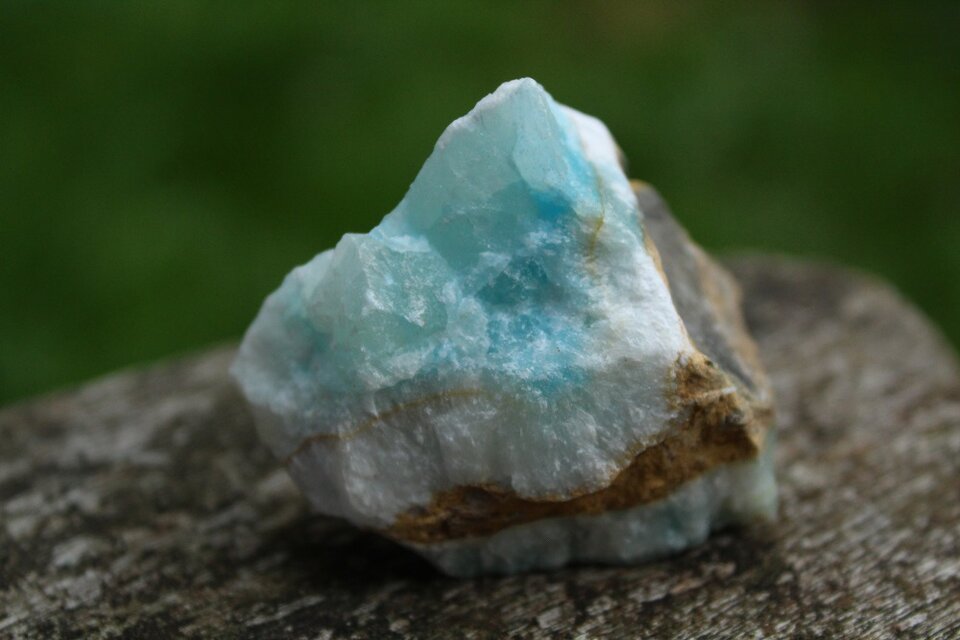 ヘミモルファイト 原石 | iichi 日々の暮らしを心地よくする