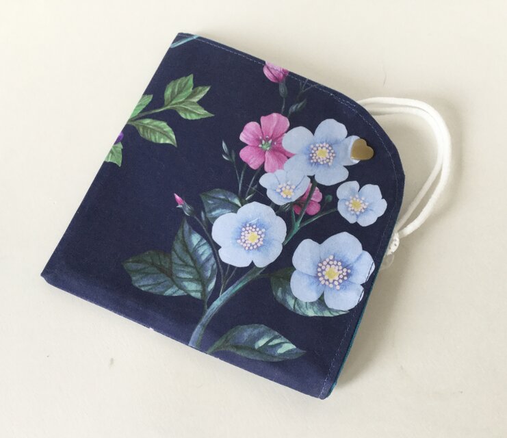 リバティ　２０２０年秋冬柄　フローラルアカデミー　マスクケース　