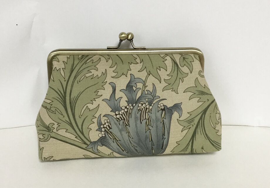 ウイリアムモリス　アネモネ　がま口通帳ケース、コスメポーチ　