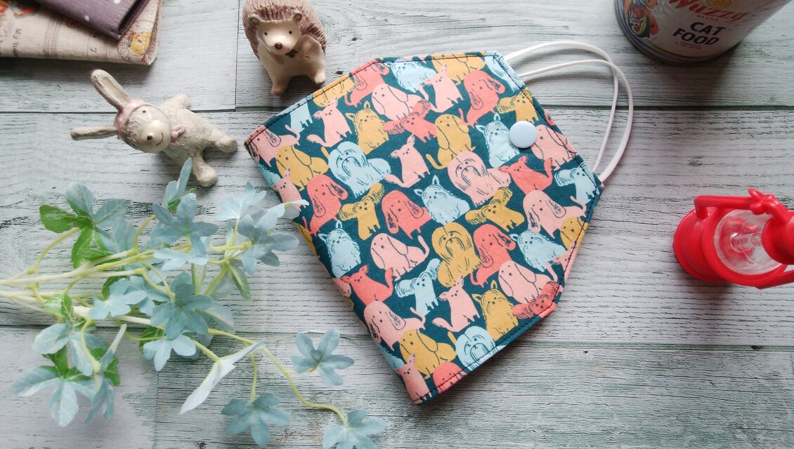 送料無料✴USAコットン、キュートなワンコ達ギッシリなマスクケースです✴