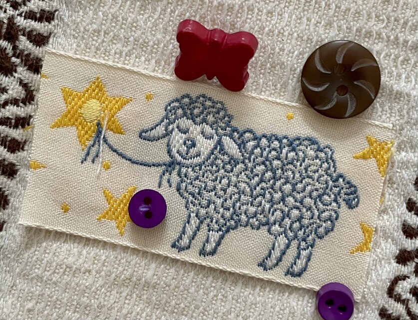 France　ビンテージ刺繍リボンタグ2枚&ビンテージボタン3個