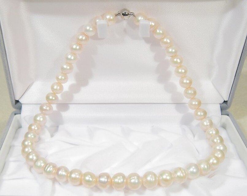 10.5-9.5mm本真珠（淡水）のネックレス（ナチュラルカラー、42.5cm）