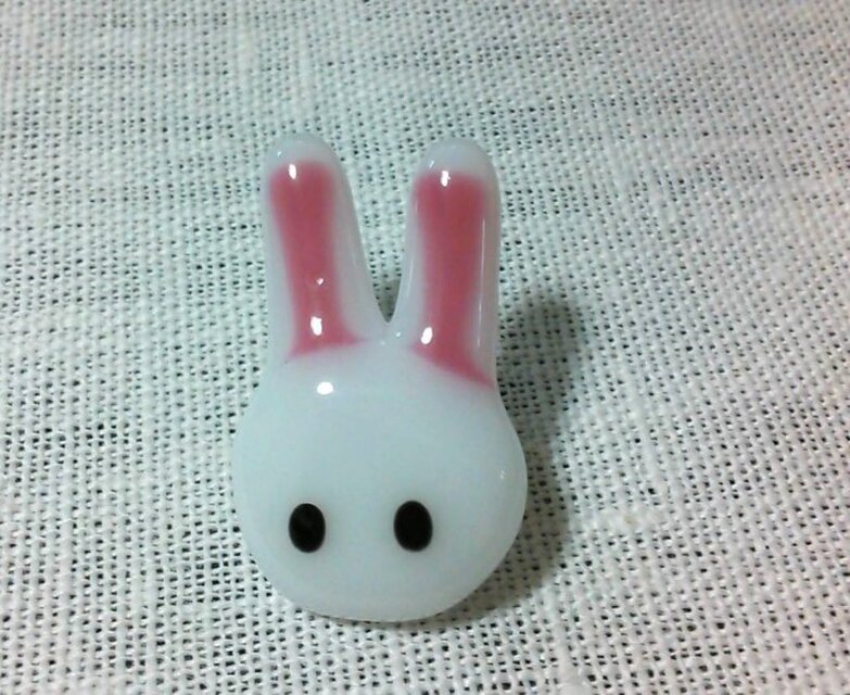 うさぎのブローチ