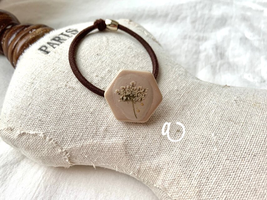 陶器 flower ヘアゴム | iichi 日々の暮らしを心地よくする