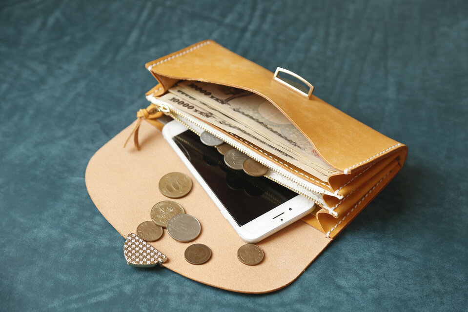 オルガン長財布 使用品 天然石×牛革 大容量 総手縫い ハンドメイド 天然石×革の組み合わせ」長財布 レディース 革 大容量 牛革