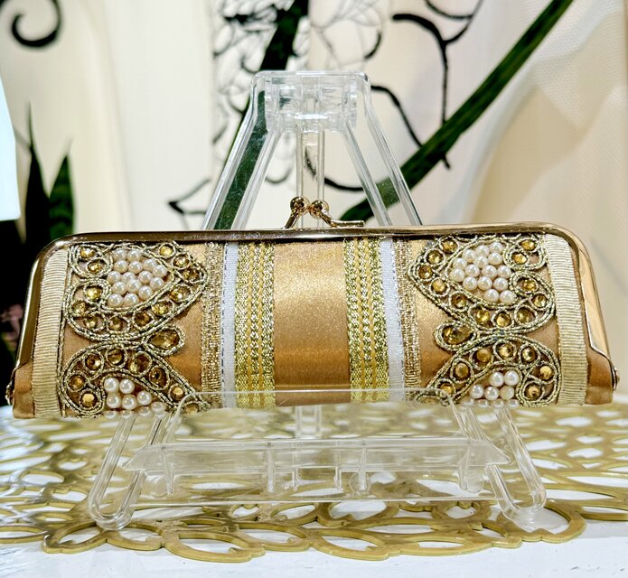 幸せを呼ぶ　大人女子の仕分けのできるコインケース No.157