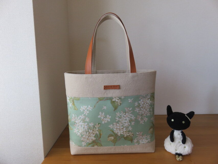 リバティ アーカイブライラックとバイオウオッシュ帆布のお出かけトートバッグ