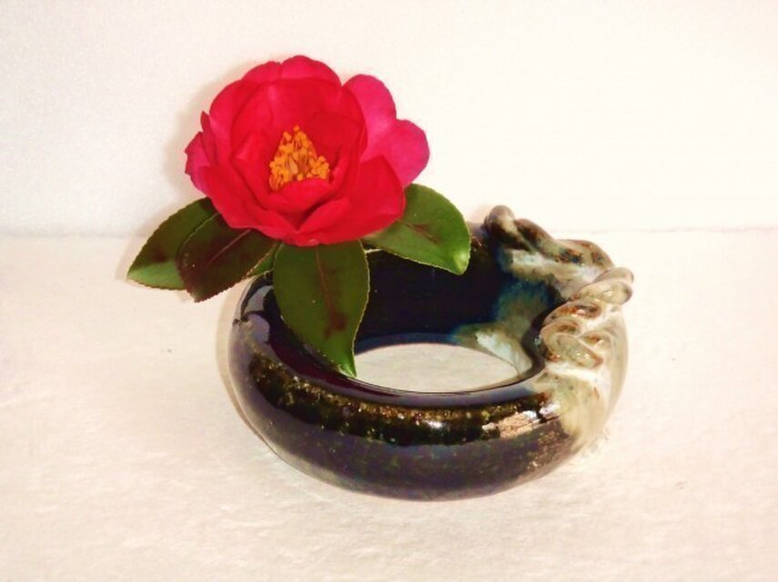 不思議なリング花瓶