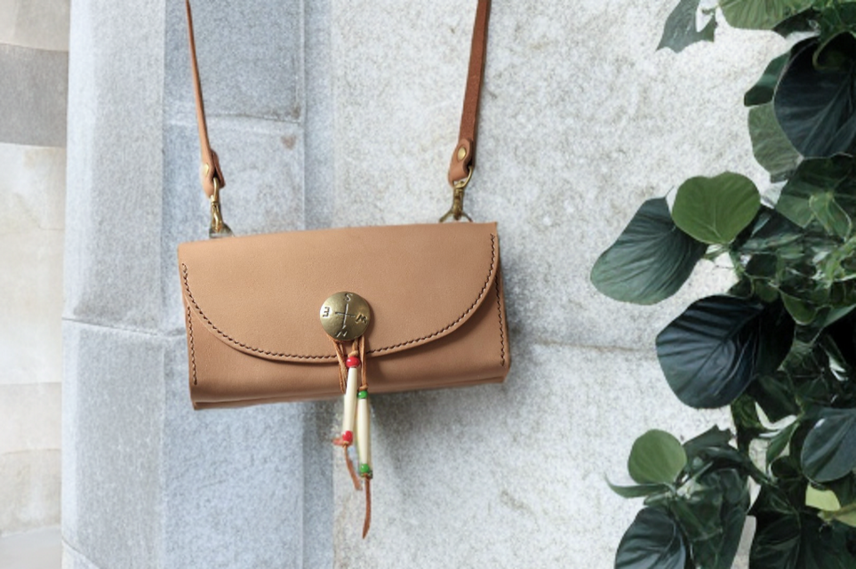 本革サドルレザーのショルダーコンチョ長財布【受注製作】