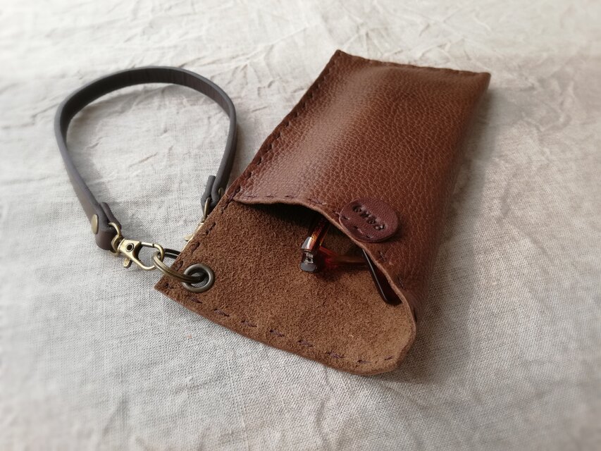 メガネホルダー　オークグレー　オイルシュリンクレザー