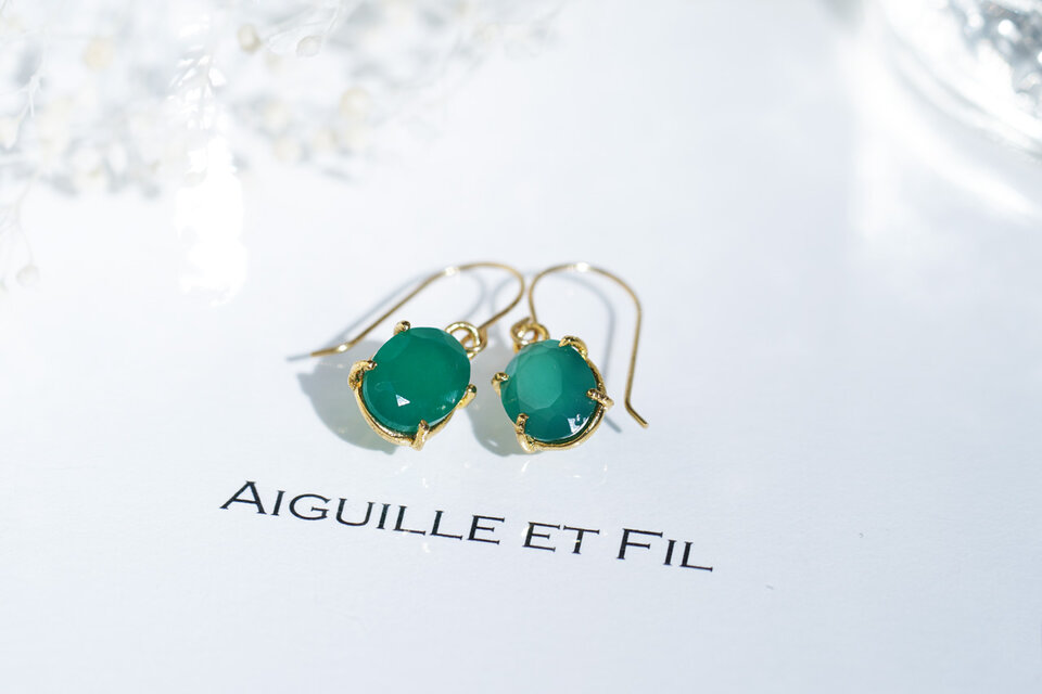 K18 グリーンオニキスオーバルファセットカット ピアス