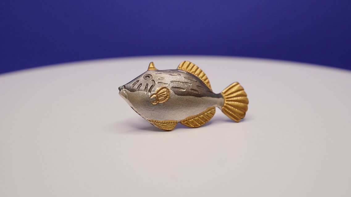 おちょぼ口が可愛い【カワハギ】釣好き、お魚好きの心をくすぐるピンズ