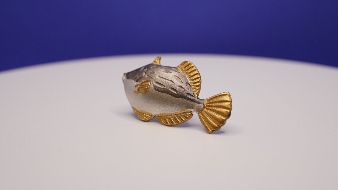 おちょぼ口が可愛い【カワハギ】釣好き、お魚好きの心をくすぐるピンズ