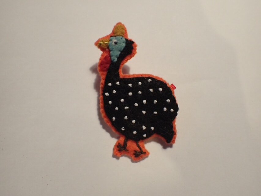 ホロホロチョウ　ブローチ