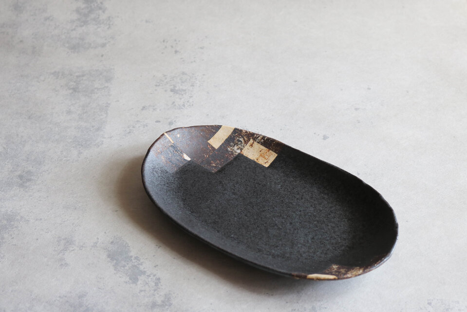 オーバルプレート（九寸）（黒釉）