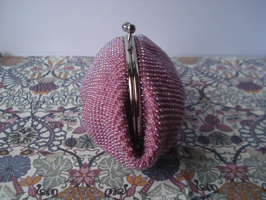 Beaded Purse --Mauve Pink--内布：Morris' Allotment | iichi 日々の