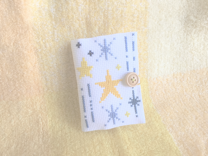 ブック型ニードルケース～星・白～