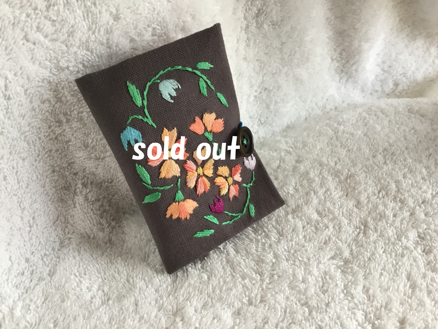 ブック型ニードルケース～プラムグレー～