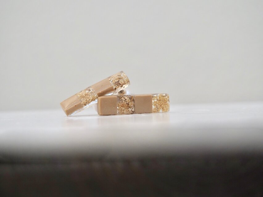 **Lace Flower**マットベージュスティックピアス