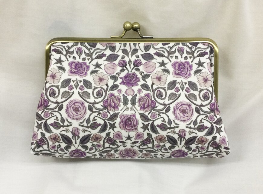 リバティ　ペンローズ　がま口コスメポーチ　