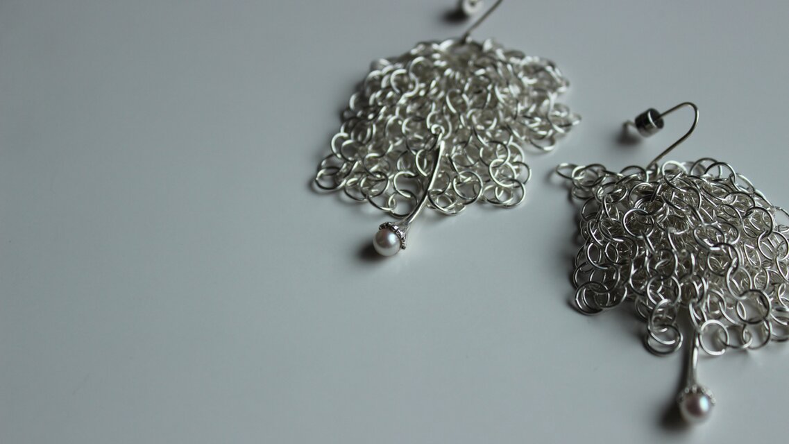 PLANTもしゃもしゃピアス（4～4.5㎜あこや真珠）