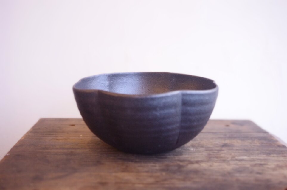 輪花 黒ボウル