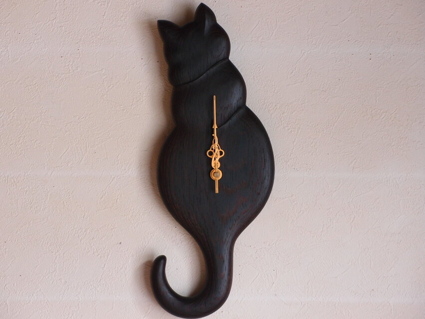 無垢の木の電波掛け時計　ウエンジ　ねこ　００２７