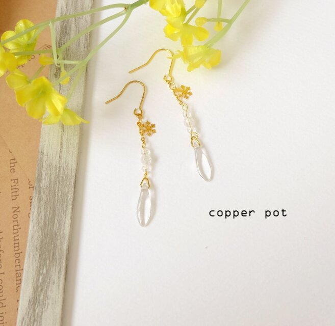 G200【開運】雪の結晶　クラック水晶のピアス（パーツ変更可）