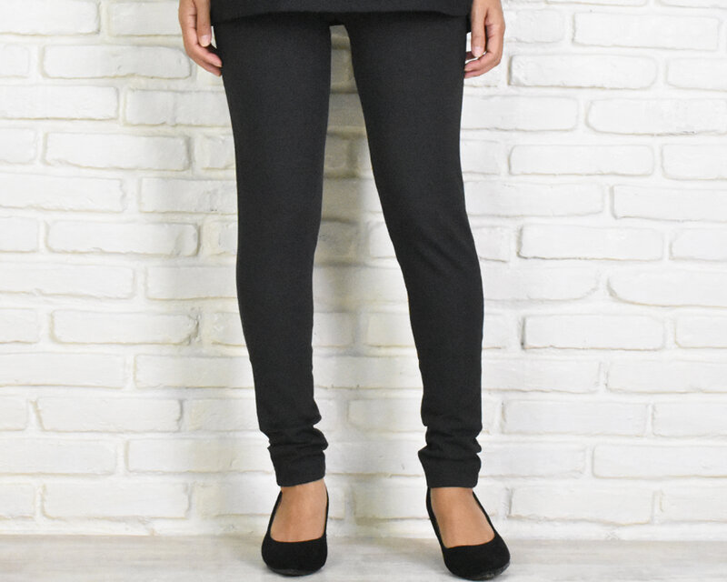 極上のストレッチレギンスパンツ　＜チャコール＞