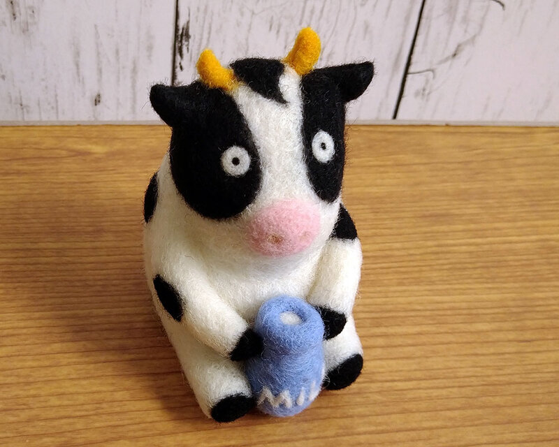 kumaneko様オーダー】羊毛フェルトのうしさん | iichi 日々の暮らしを