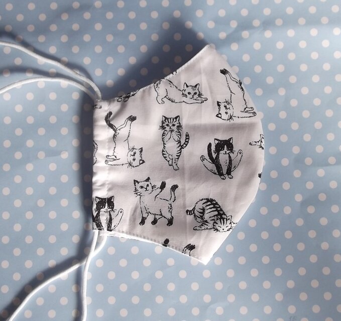 かわいい猫柄の立体マスク