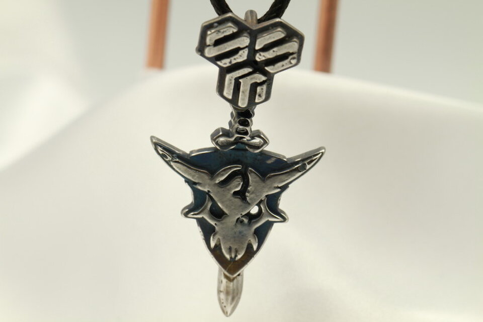 牛スカルモチーフ　ペンダントトップ　高級希少金属コバルト製