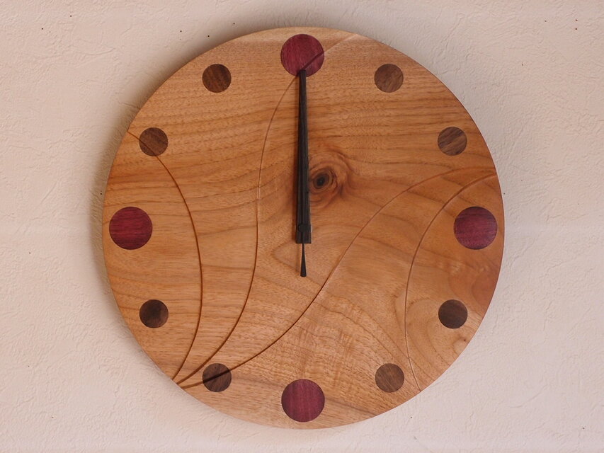無垢の木の電波掛け時計　くるみ　００１６