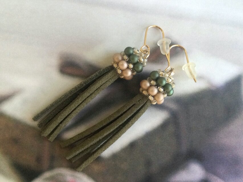 *Always*モスグリーンのフリンジピアス