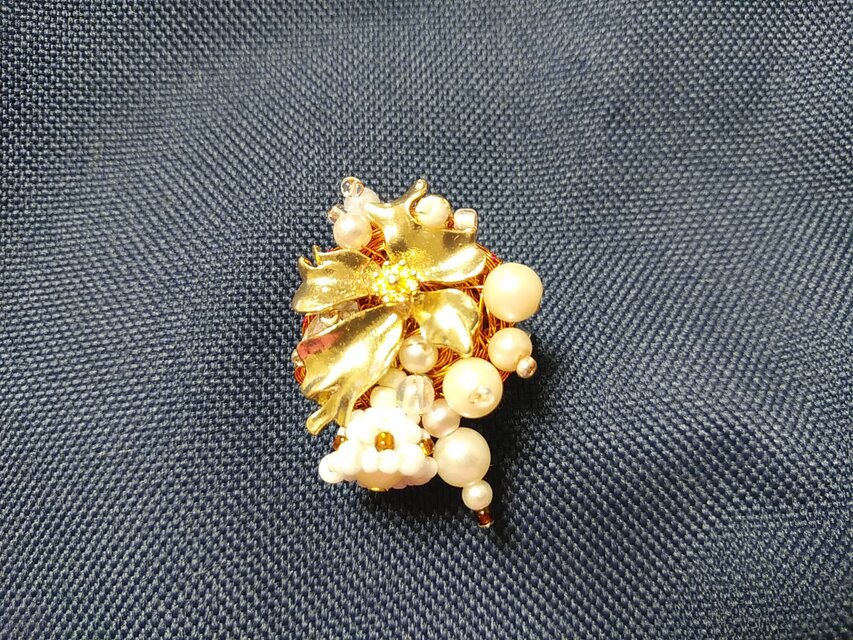 幸咲き鈴花　ブローチ