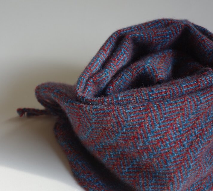 手織りカシミアマフラー・・葡萄色の葉っぱ