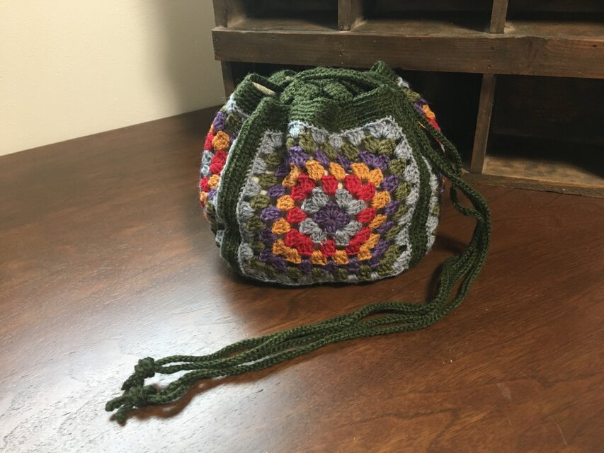 グラニースクエアの巾着　緑