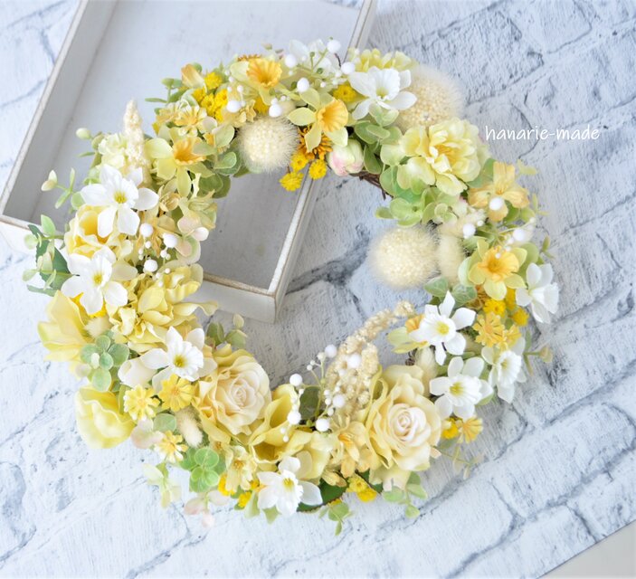 ふわり ふんわり 花のリース：黄色 水仙 バラ 小花 | iichi 日々の 