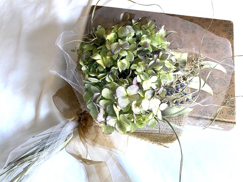 パープルグリーン紫陽花のスワッグ