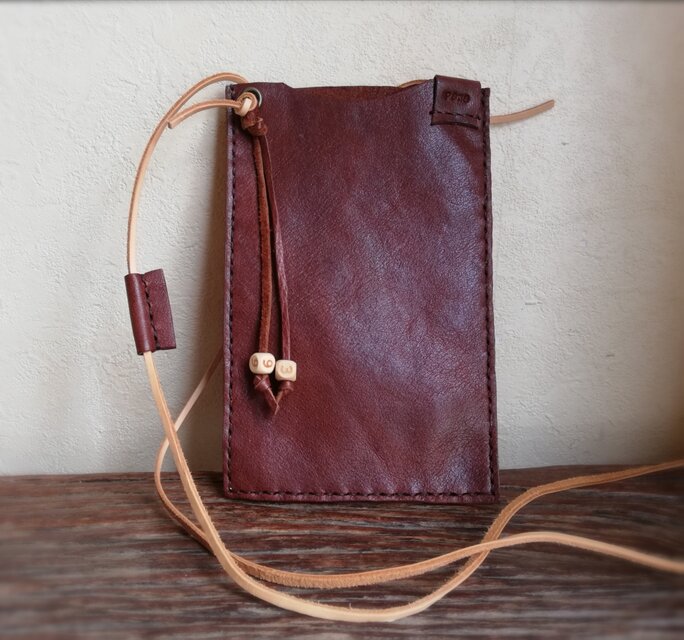 スマホポシェット　濃いブラウン　オイルシュリンクレザー